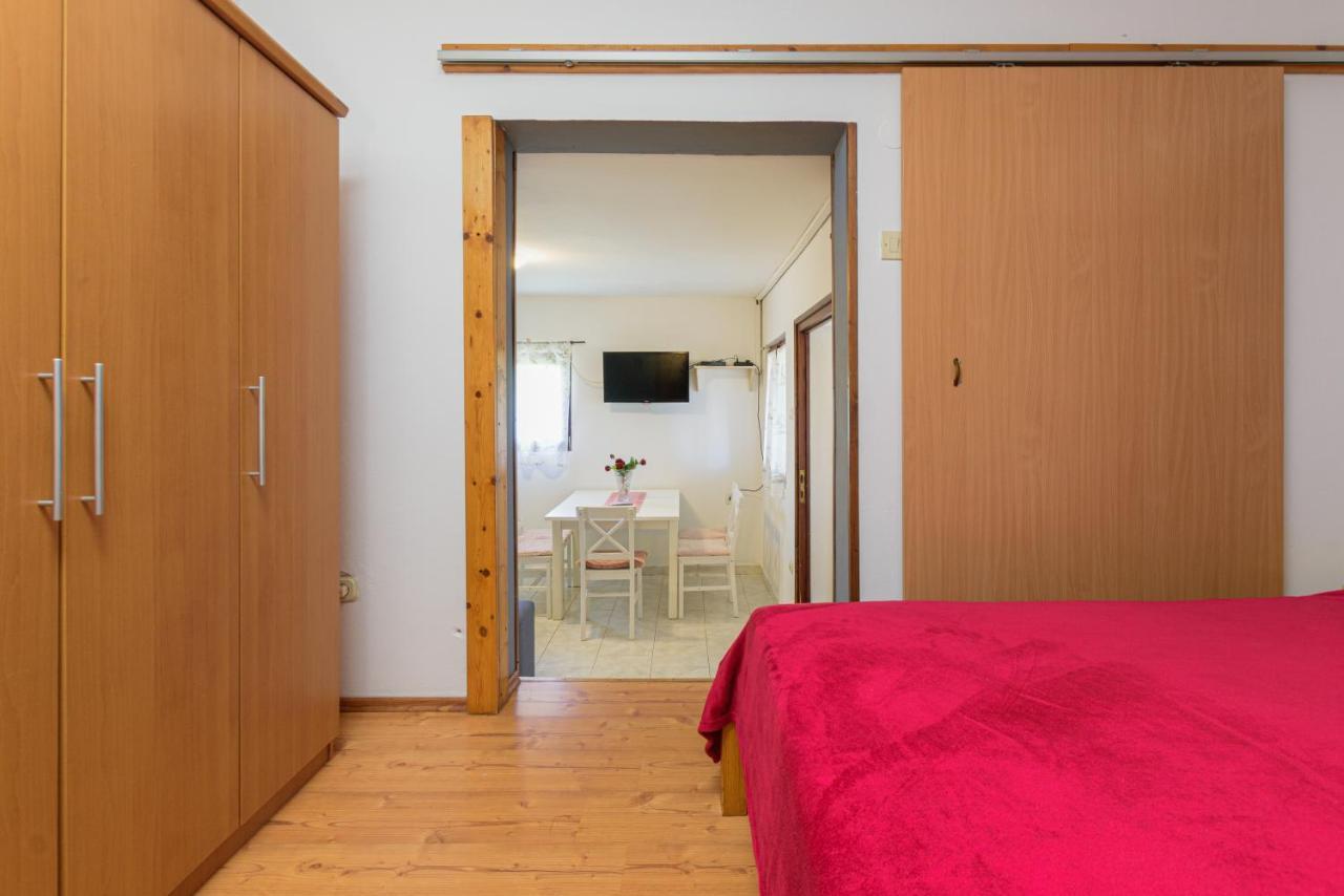 Apartment Adriana On Peaceful Location With Pool PUY Eksteriør bilde